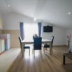 Sebi Apartment 300 M From Beach
